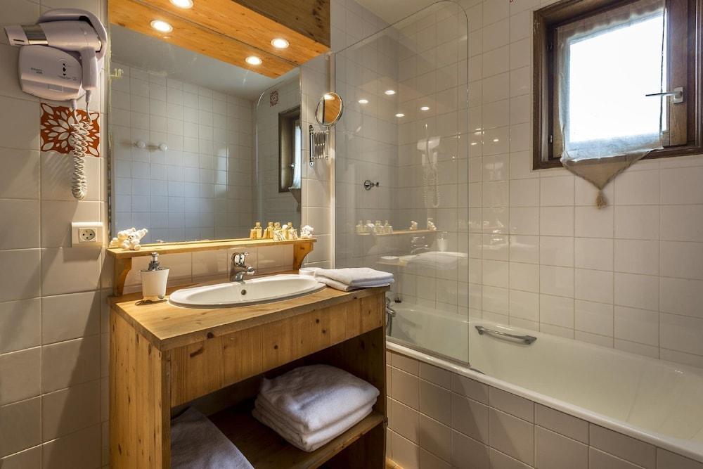 Madame Vacances Residence Alpina Lodge Валь-д'Изер Экстерьер фото